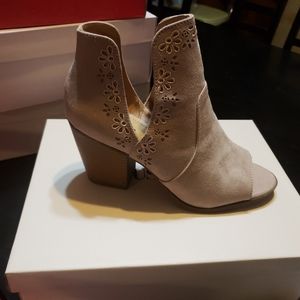 Rose bootie
